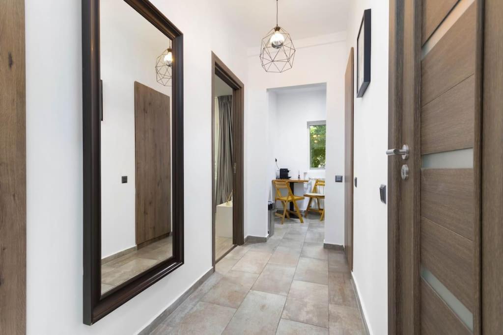 Heart Of Bucharest #Victoriei Apartment Екстериор снимка