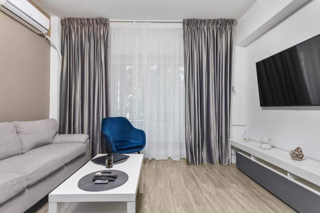 Heart Of Bucharest #Victoriei Apartment Екстериор снимка