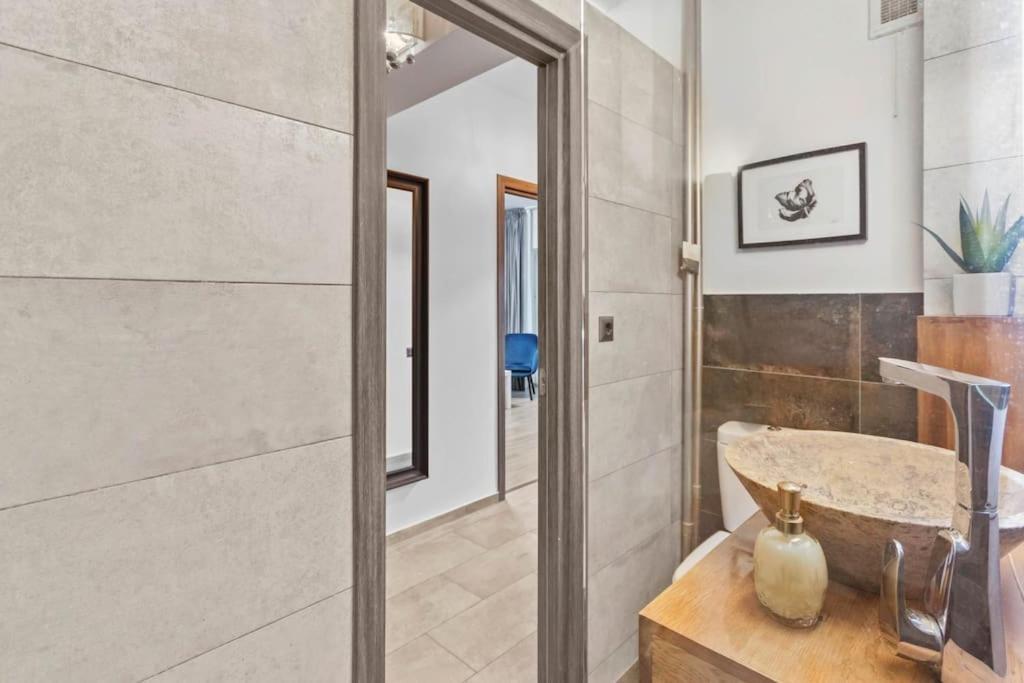 Heart Of Bucharest #Victoriei Apartment Екстериор снимка